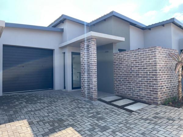 Townhouse For Rent in Sable Hills, Roodeplaat